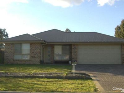 16 Dunheved Circle, Dubbo