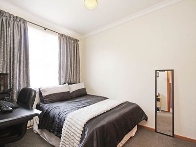 flat 3 / 72 Queen Street West, Levin