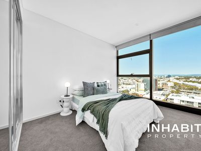 2004 / 105 Stirling Street, Perth