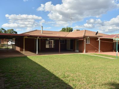 5 Ebelina Crescent, Parkes