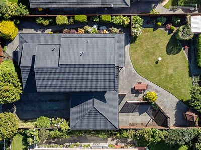 28 De Menech Grove, Avalon