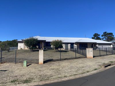 1 / 44 Banksia Drive, Kingaroy