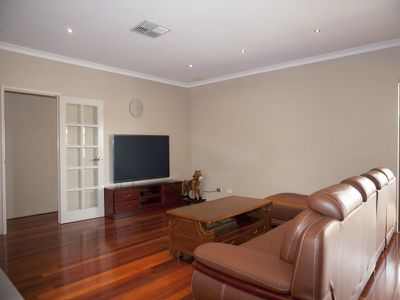 10 Granada Loop, Canning Vale