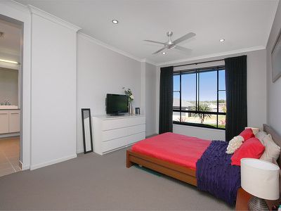 11 Baystone Place, Raceview