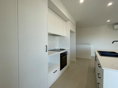 12 Birksgate Crescent, Banya
