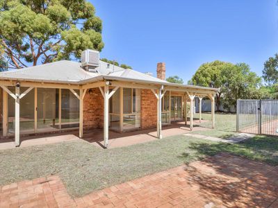 10 Finnerty Lane, Hannans