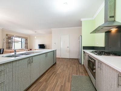 12 Carmine Close, Southern River
