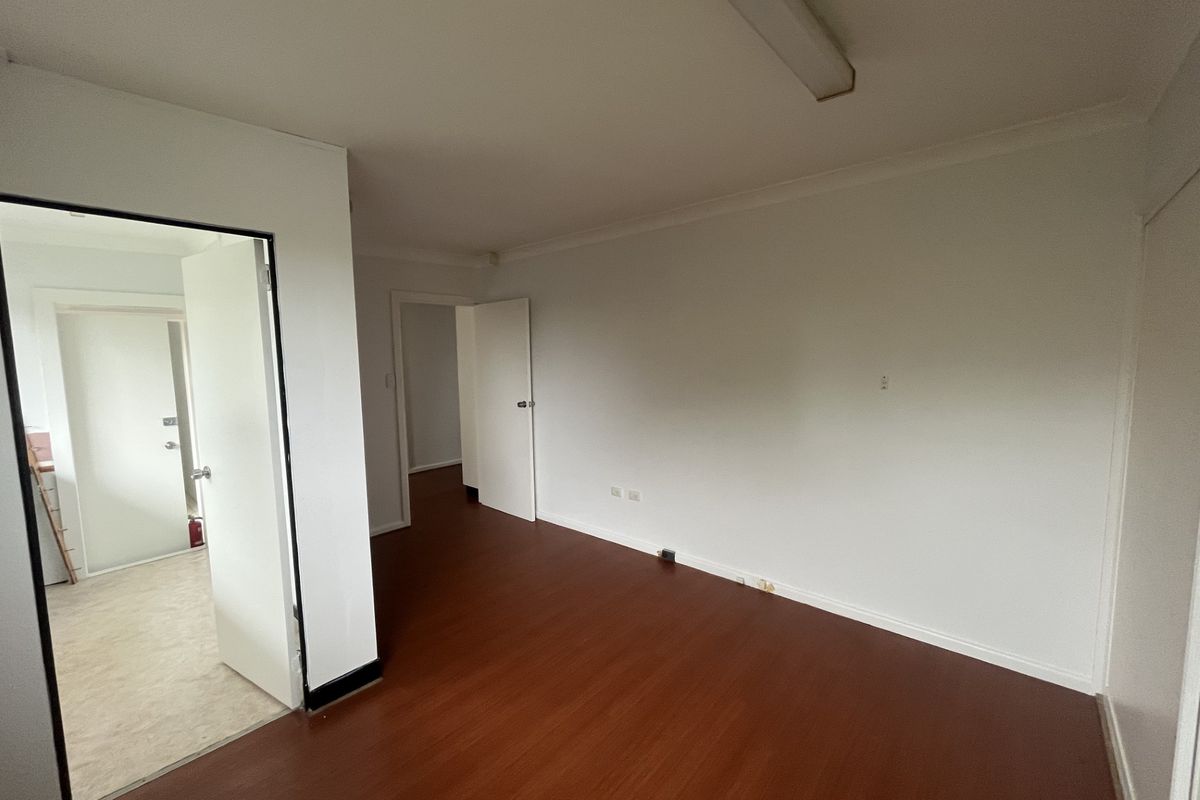 74 Kareena Road, Miranda