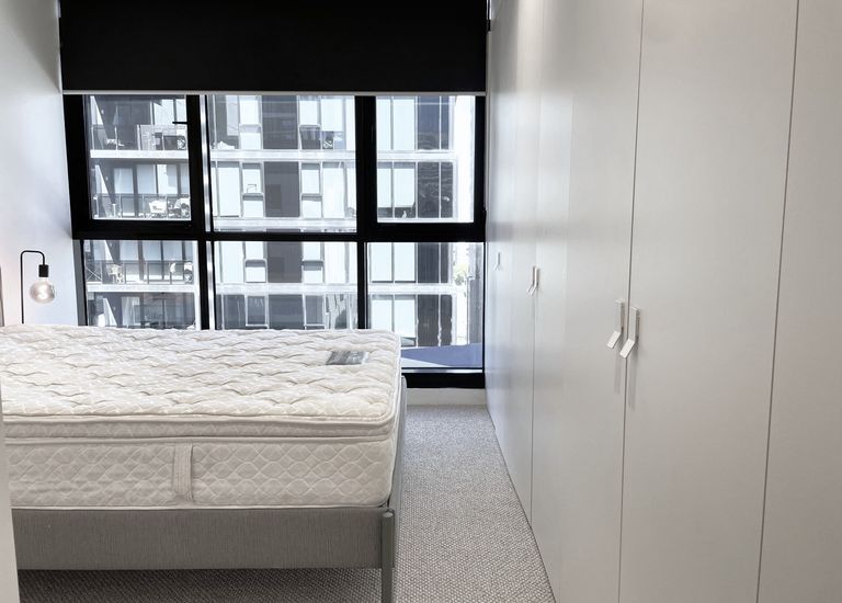 1606 / 12 Claremont Street, South Yarra