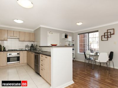 1 / 20 Pendal Lane, Perth