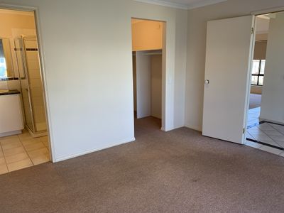 10 Betty Court, Lara