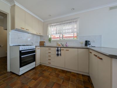 1947 Murray Valley Highway, Lake Charm