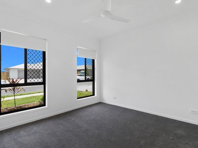 27 Boomi Ave, South Maclean