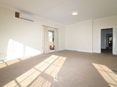 25 Auld Avenue, Eastwood