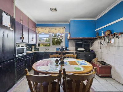 104 Lakeside Avenue, Mount Beauty