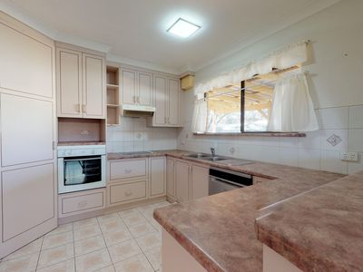 406 Wheelers Lane, Dubbo