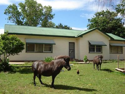 90 Sunset Hills Road, Neville