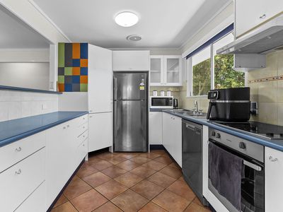 6 Kelyndar Street, Banyo