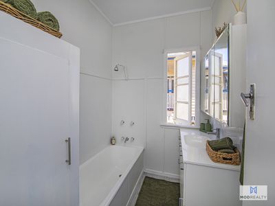 202 Glebe Road, Booval