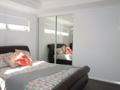 1/3 Leeder Street, Glendalough