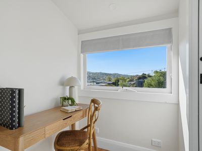 12 Leslie Place, South Launceston