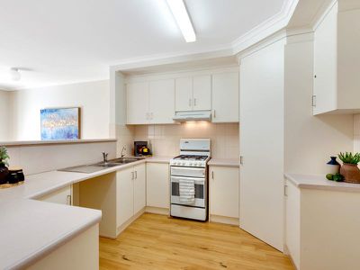 15 Walker Court, Enfield