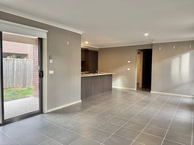 89 Stanmore Crescent, Wyndham Vale