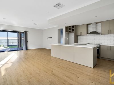 17 Rondo Drive, Manor Lakes