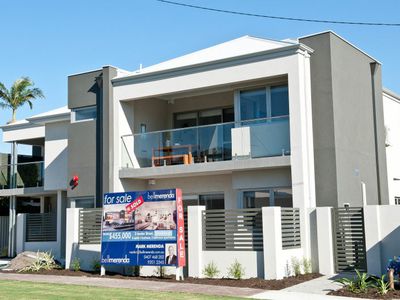 Apartment 2/3 Leeder Street, Glendalough