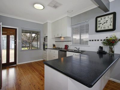 929 Tullimbar St, North Albury