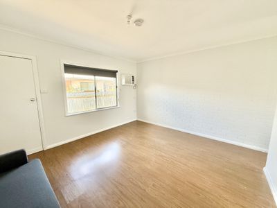 4 / 219 PINE STREET, Hay