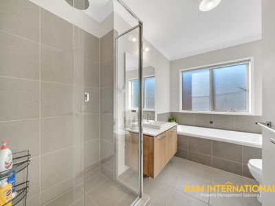 12 Camini Grove, Truganina
