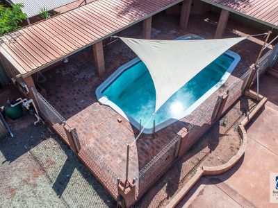 8 Barton Way, Newman