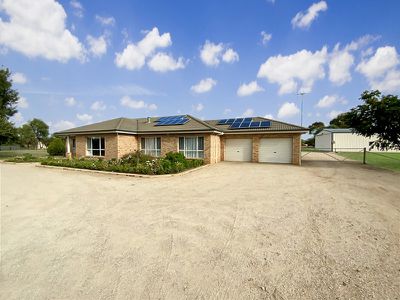 8 School Road, Forbes