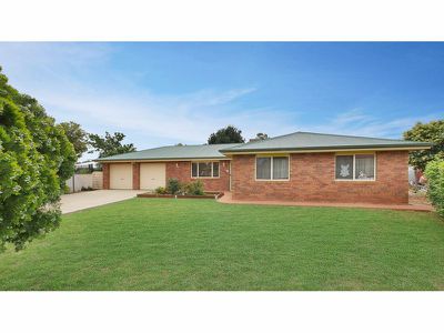 105 Oak Crescent, Narromine