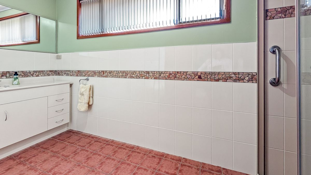 18 Lakeside Drive, Kianga