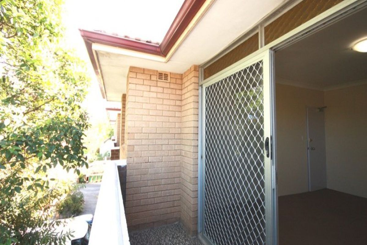 114-116 The Crescent, Homebush West