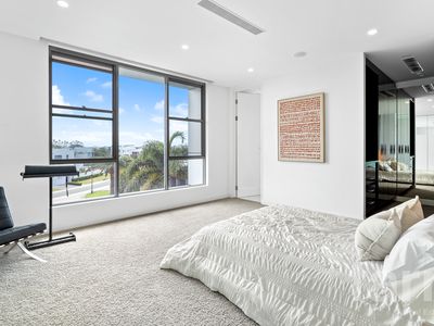 46-48 Royal Albert Crescent, Sovereign Islands