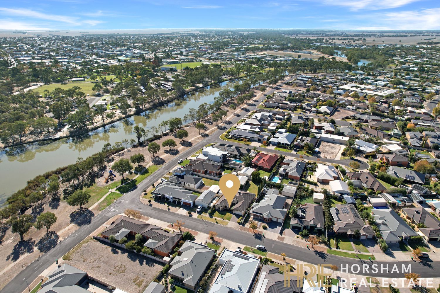 16 Burnett Street, Horsham