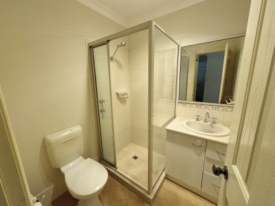 12 / 10 Great Eastern Highway, Somerville