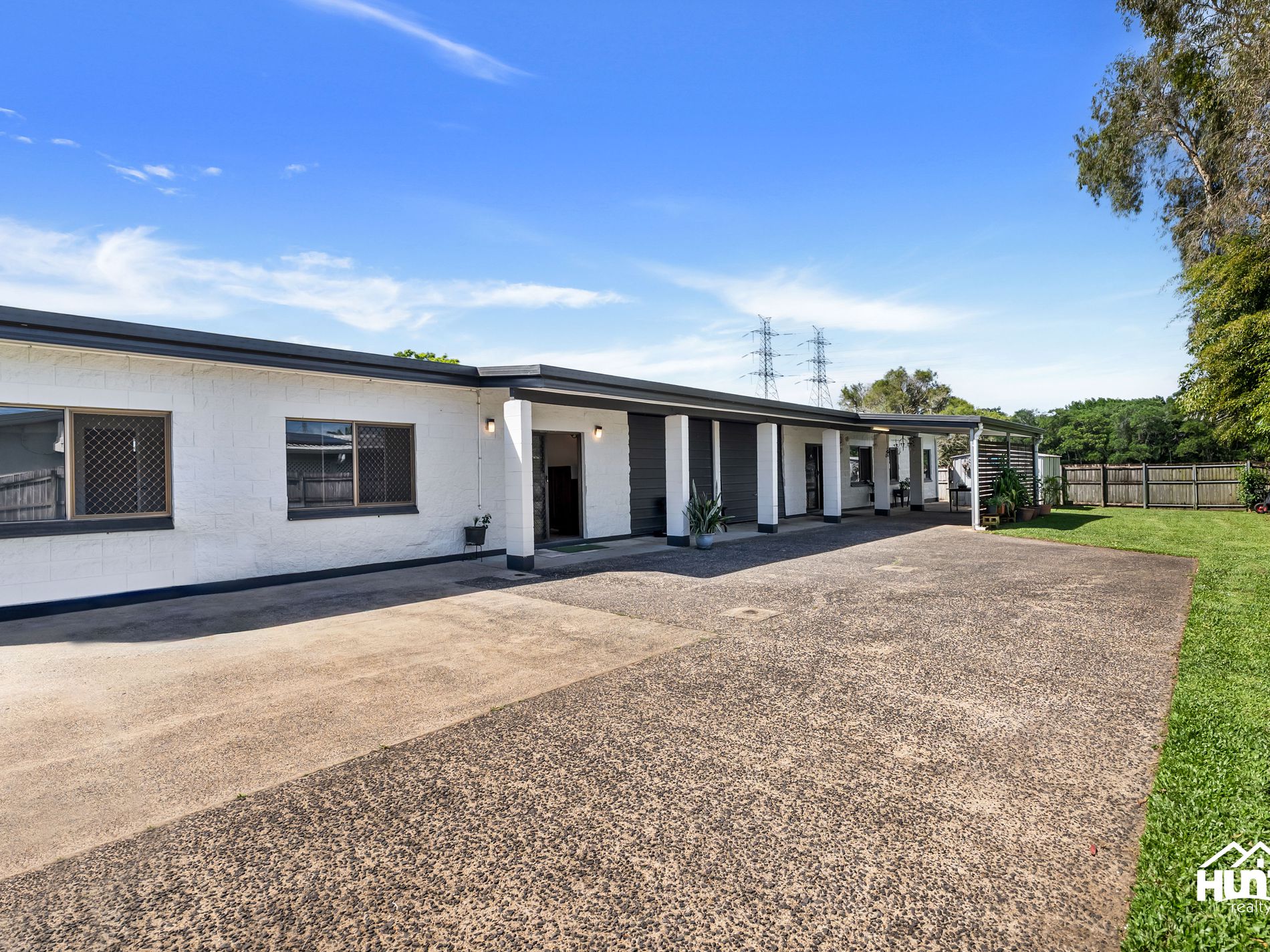 60 Hollywood Boulevard, White Rock