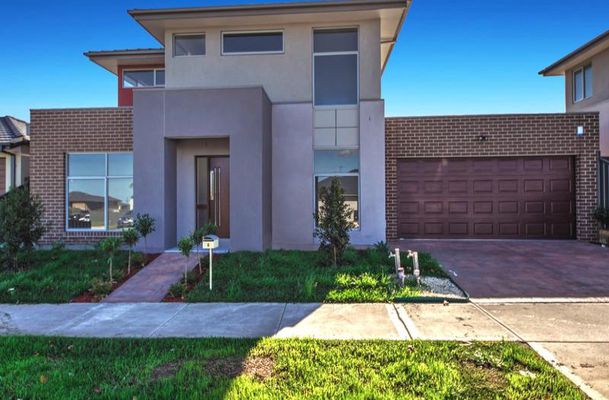 4 Frontier Avenue, Greenvale