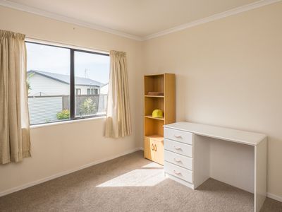 92 Queens Road, Waikanae Beach