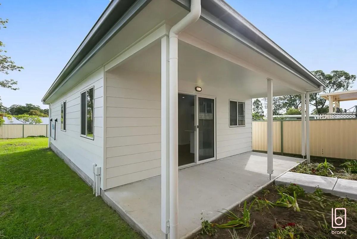 26A Campbell Parade, Mannering Park