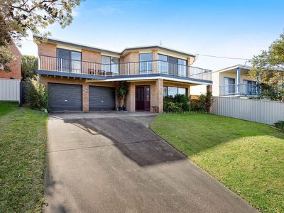 18 Sunnyside Crescent, Kianga