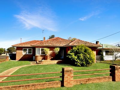 27 Church Street, Forbes