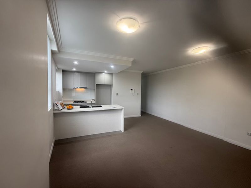 R 101 / 84 Courallie Avenue, Homebush West