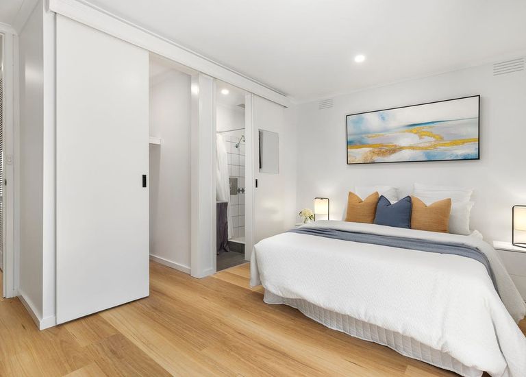 43 Ester Crescent, Clayton South