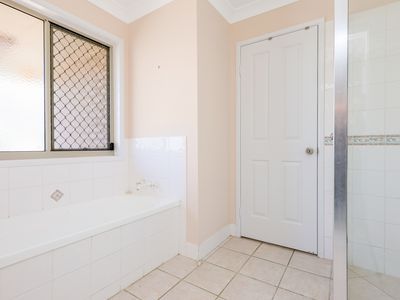 2 / 24 Kerr Street, Meikleville Hill