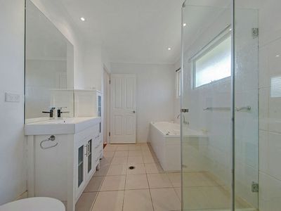 9 Ogilvie St, Wynnum
